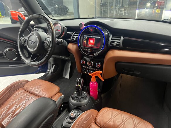 2019 Mini Hatch Cooper III (F55/F56) Рестайлинг, синий, 2300000 рублей - вид 8