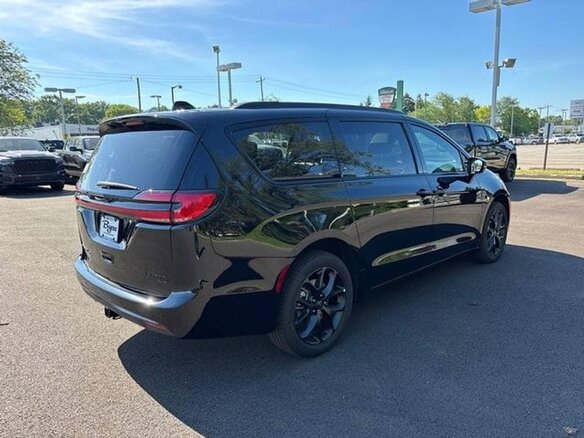 2026 Chrysler Pacifica RU Рестайлинг 2, чёрный, 12925206 рублей - вид 27