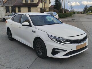 2019 Kia Optima IV Рестайлинг, белый, 1200000 рублей, вид 2