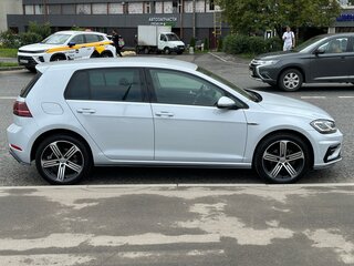 2018 Volkswagen Golf VII Рестайлинг, белый, 1650000 рублей, вид 4