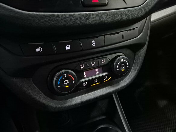 2018 Lada (ВАЗ) Vesta SW I, белый, 920000 рублей - вид 16