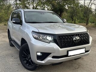 2021 Toyota Land Cruiser Prado 150 Series Рестайлинг 3, серый, 7150000 рублей, вид 1