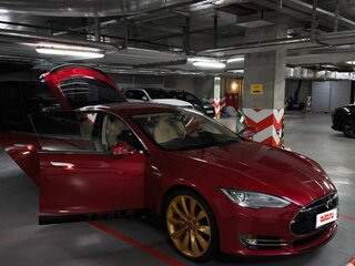 2014 Tesla Model S P85 I, красный, 3300000 рублей, вид 2