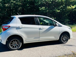 2019 Toyota Vitz III (XP130) Рестайлинг 2, белый, 1200000 рублей, вид 4