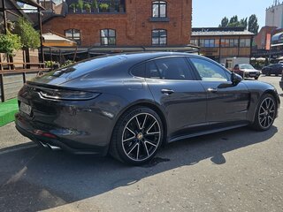 2020 Porsche Panamera 4 II Рестайлинг, серый, 9499000 рублей, вид 3