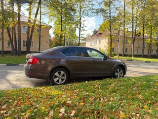 2020 Skoda Octavia III (A7) Рестайлинг, коричневый, 2100000 рублей, вид 3