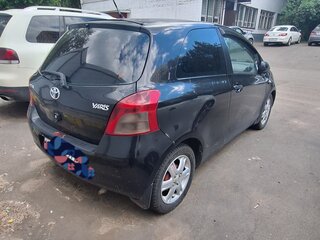 2008 Toyota Yaris II, чёрный, 380000 рублей, вид 4