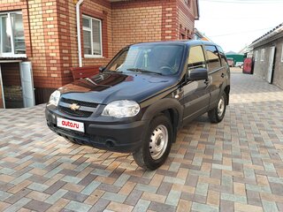 2020 Chevrolet Niva I Рестайлинг, чёрный, 900000 рублей, вид 1
