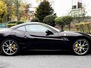 2011 Ferrari California I, чёрный, 8700000 рублей, вид 3