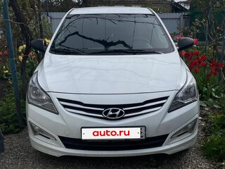 2015 Hyundai Solaris I Рестайлинг, белый, 1050000 рублей, вид 1