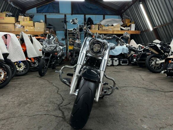 2017 Harley-Davidson Fat Boy, чёрный, 1860000 рублей - вид 9