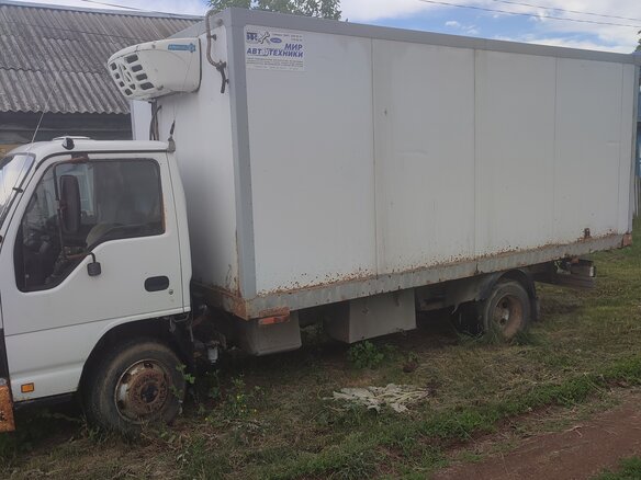 2011 Isuzu Elf (N-series), белый, 1000000 рублей - вид 1