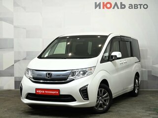 2017 Honda Stepwgn V, белый, 1850000 рублей, вид 1
