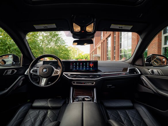 2023 BMW X6 40i III (G06) Рестайлинг, чёрный, 10999000 рублей - вид 14