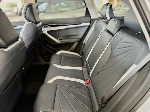 2025 Geely Atlas II, серебристый - вид 19