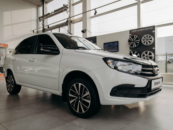 2026 Lada (ВАЗ) Granta I Рестайлинг, белый - вид 4