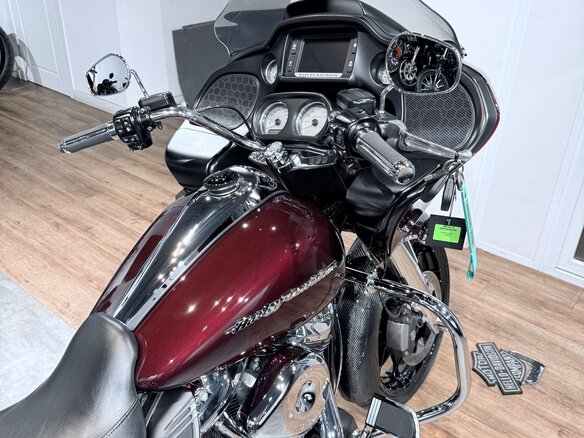 2018 Harley-Davidson Road Glide, пурпурный, 1899000 рублей - вид 16