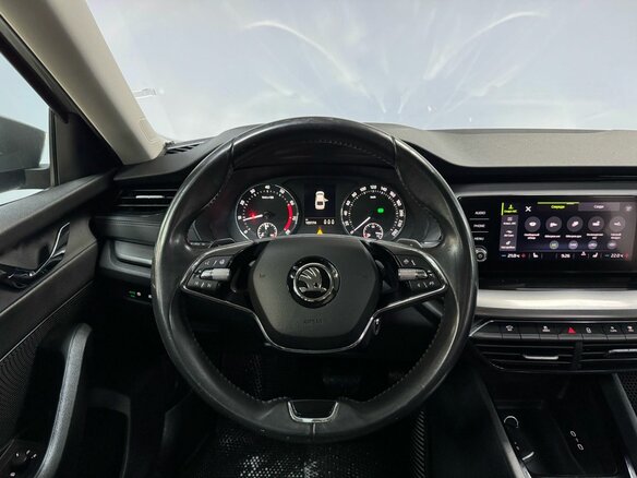 2021 Skoda Octavia IV (A8), бежевый, 2140000 рублей - вид 15