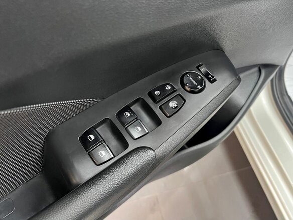 2017 Hyundai Solaris II, бежевый, 1390000 рублей - вид 13
