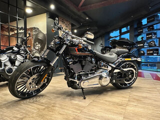 2023 Harley-Davidson Breakout, чёрный, 3250000 рублей, вид 2
