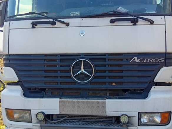 1998 Mercedes-Benz Actros, белый, 2500000 рублей