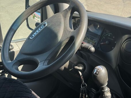 2012 Iveco Daily, синий, 2000000 рублей, вид 4