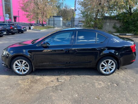 2017 Skoda Octavia III (A7) Рестайлинг, чёрный, 1750000 рублей, вид 4