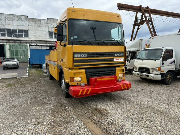 2000 DAF 95XF, жёлтый, 11000000 рублей
