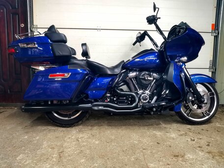2017 Harley-Davidson Road Glide, синий, 1800000 рублей, вид 5