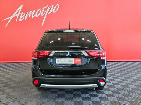 2016 Mitsubishi Outlander III Рестайлинг 2, чёрный, 1710000 рублей, вид 4