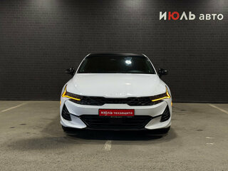 2021 Kia K5 III, белый, 2400000 рублей, вид 2