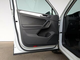2021 Volkswagen Tiguan II Рестайлинг, белый, 2595000 рублей, вид 5