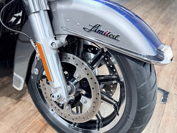 2017 Harley-Davidson Electra Glide, серебристый, 1799000 рублей - вид 34