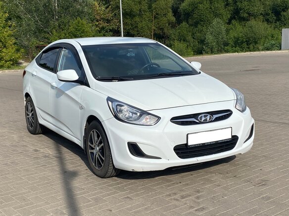 2013 Hyundai Solaris I, белый - вид 2