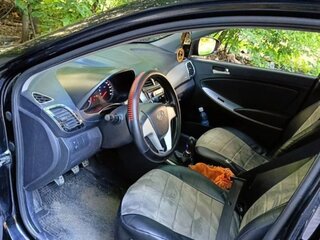 2013 Hyundai Solaris I, чёрный, 720000 рублей, вид 4