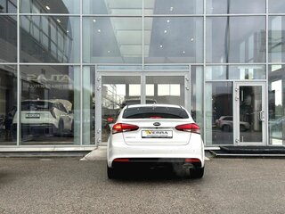2018 Kia Cerato III Рестайлинг (Classic), белый, 1339000 рублей, вид 5