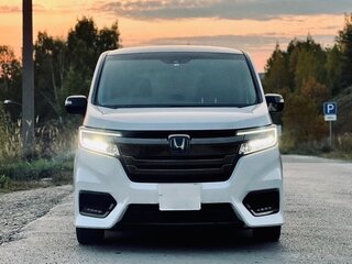 2021 Honda Stepwgn Spada V Рестайлинг, белый, 1915000 рублей, вид 1