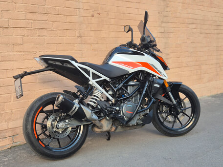 2021 KTM 390 Duke, белый, 460000 рублей, вид 2