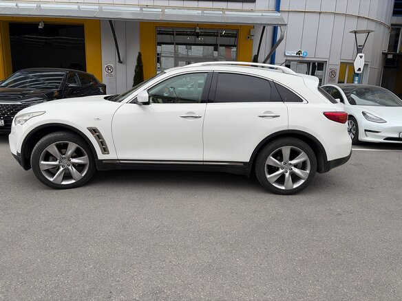 2009 Infiniti FX FX35 II (S51), белый - вид 1