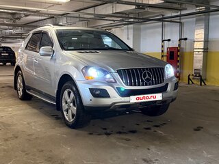2008 Mercedes-Benz M-Класс 350 II (W164) Рестайлинг, серебристый, 1400000 рублей, вид 4