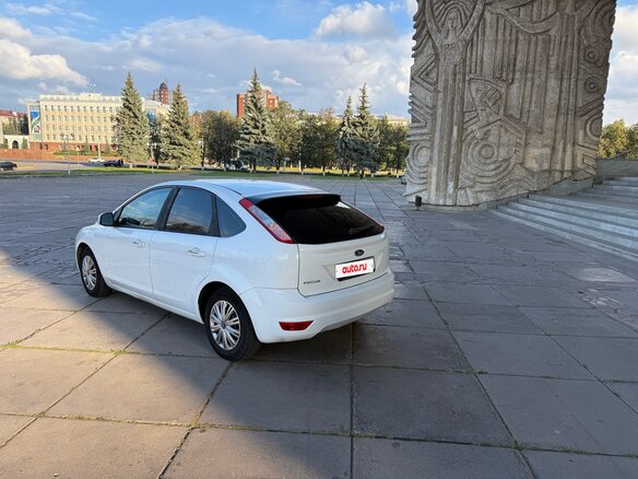 2011 Ford Focus II Рестайлинг, белый, 599000 рублей - вид 4