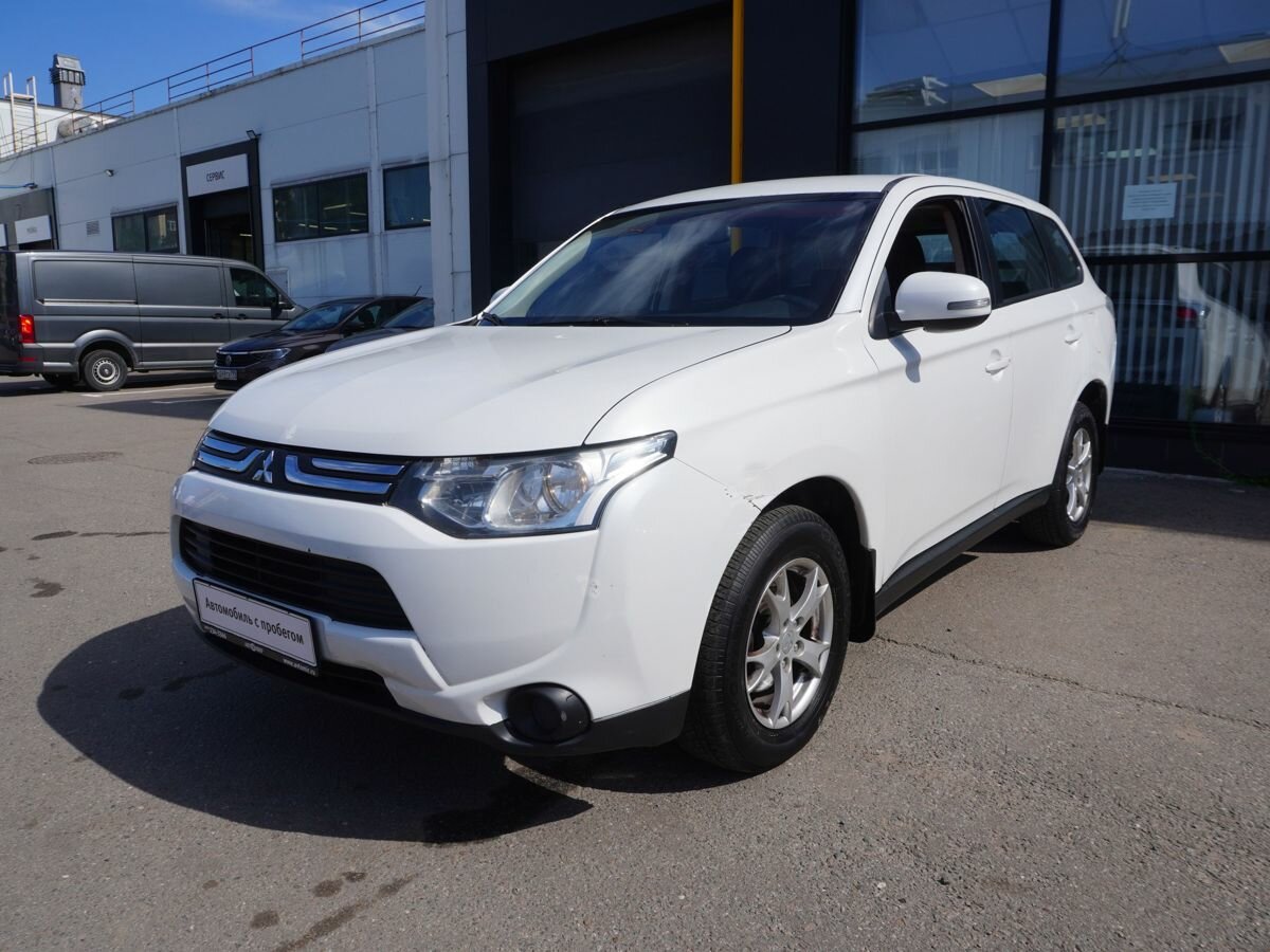 Открыть фотографии: Mitsubishi Outlander III