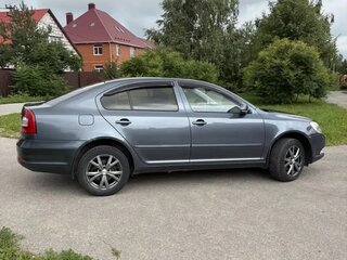 2012 Skoda Octavia II (A5) Рестайлинг, серый, 580000 рублей, вид 2