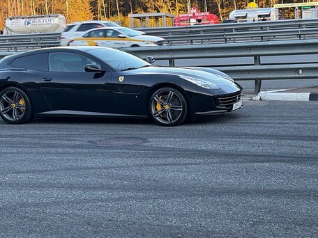 2017 Ferrari GTC4Lusso, чёрный, 18000000 рублей, вид 4