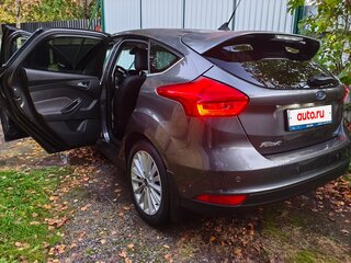 2017 Ford Focus III Рестайлинг, серый, 1200000 рублей, вид 5