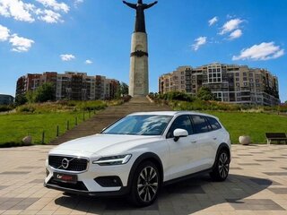 Volvo V60 Cross Country II