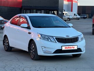 2012 Kia Rio 4-speed III, белый, 840000 рублей, вид 3