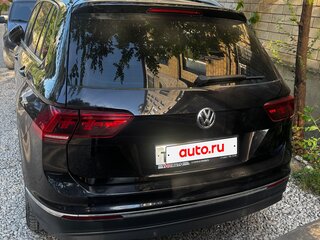 2018 Volkswagen Tiguan II, чёрный, 2000000 рублей, вид 4