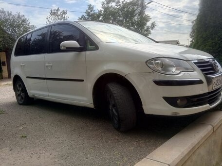 2008 Volkswagen Touran I Рестайлинг, белый, 500000 рублей, вид 1