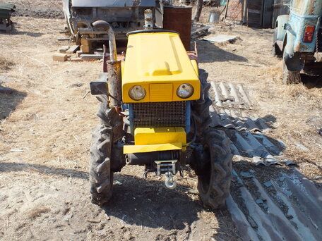 1984 Kubota B6000, жёлтый, 320000 рублей, вид 1